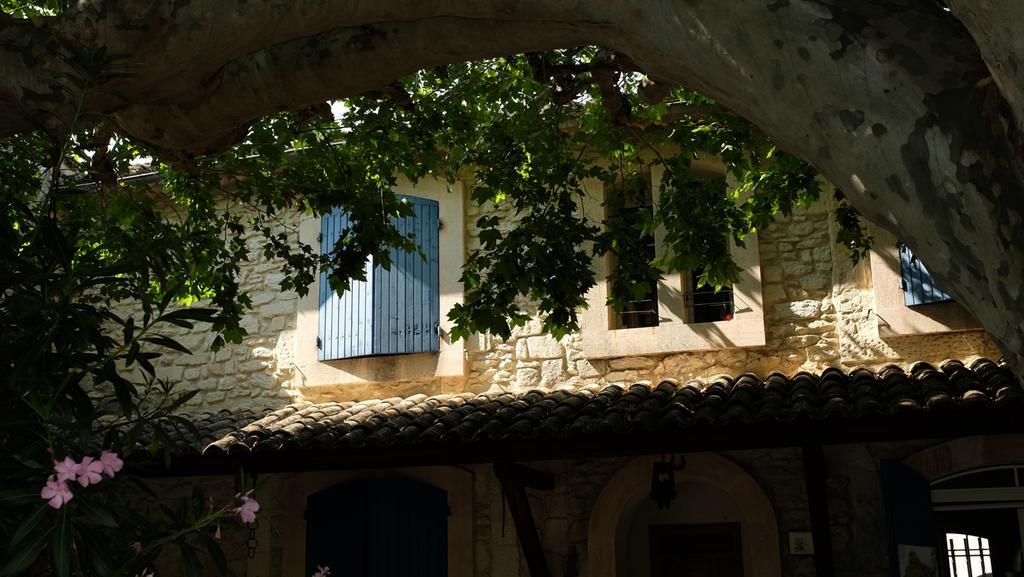 Hotel L'Oustau De Mistral Eyragues Exterior foto
